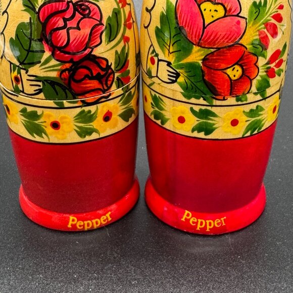 Set of 2 Wooden Pepper Shakers Russian Hand Painted Nesting Dolls - Picture 3 of 7